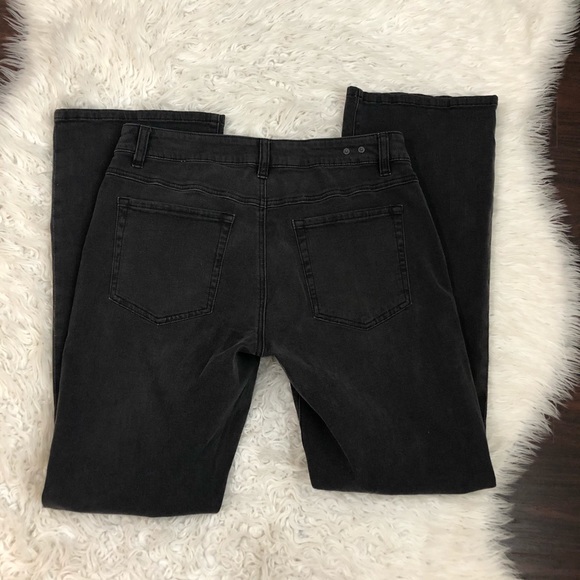 Cabi Curvy Slim Bootcut Jeans Faded Black - Picture 5 of 5